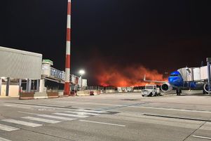 L’aéroport de Palerme en Sicile a été un temps en proie aux flammes, le 25 juillet 2023.