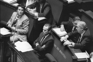 Robert Badinter le 17 septembre 1981 devant l’Assemblée nationale. Le ministre de la justice a remercié après l’adoption de la mesure les catholiques mobilisés en faveur de l’abolition.