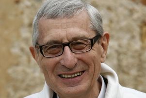 Mgr Georges Gilson, ancien évêque de Sens et Auxerre a achevé ses jours chez les Petites Sœurs des pauvres, avenue de Breteuil à Paris. Il est décédé le 27 novembre, à 95 ans.