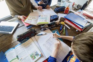 En France, les parents doivent solliciter le rectorat pour obtenir l’autorisation de faire l’école à la maison pour leurs enfants.