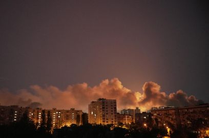 De la fumée s’élève au-dessus de Kiev après l’attaque de drones sur la capitale ukrainienne, mardi 10 juin 2025.